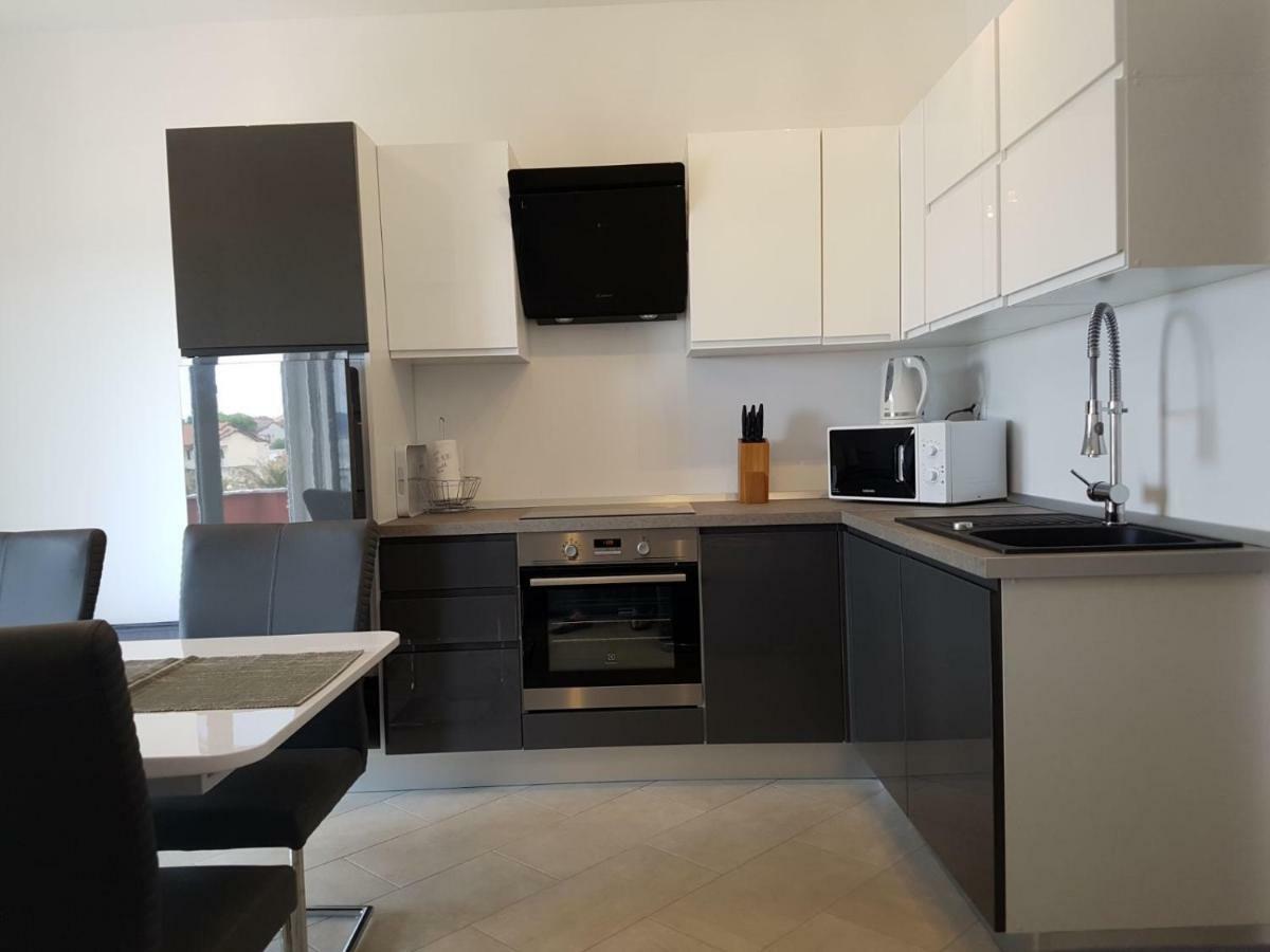 Apartments Roko Kolinda بيبينيا المظهر الخارجي الصورة